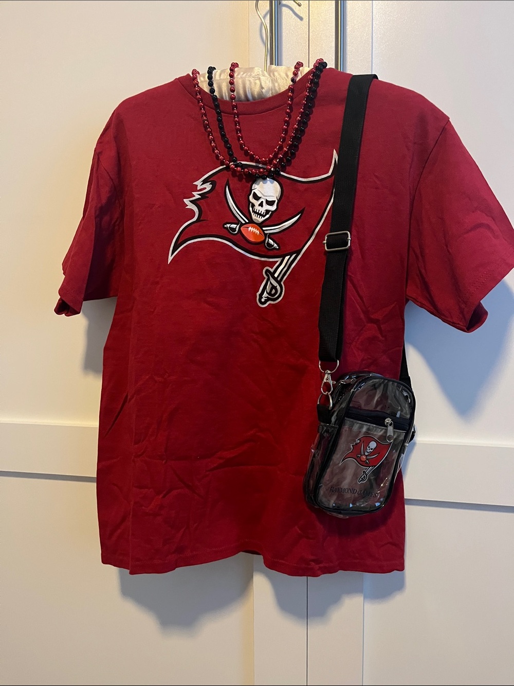 NFL Tampa Buccaneers T Shirt with stadium bag and beads